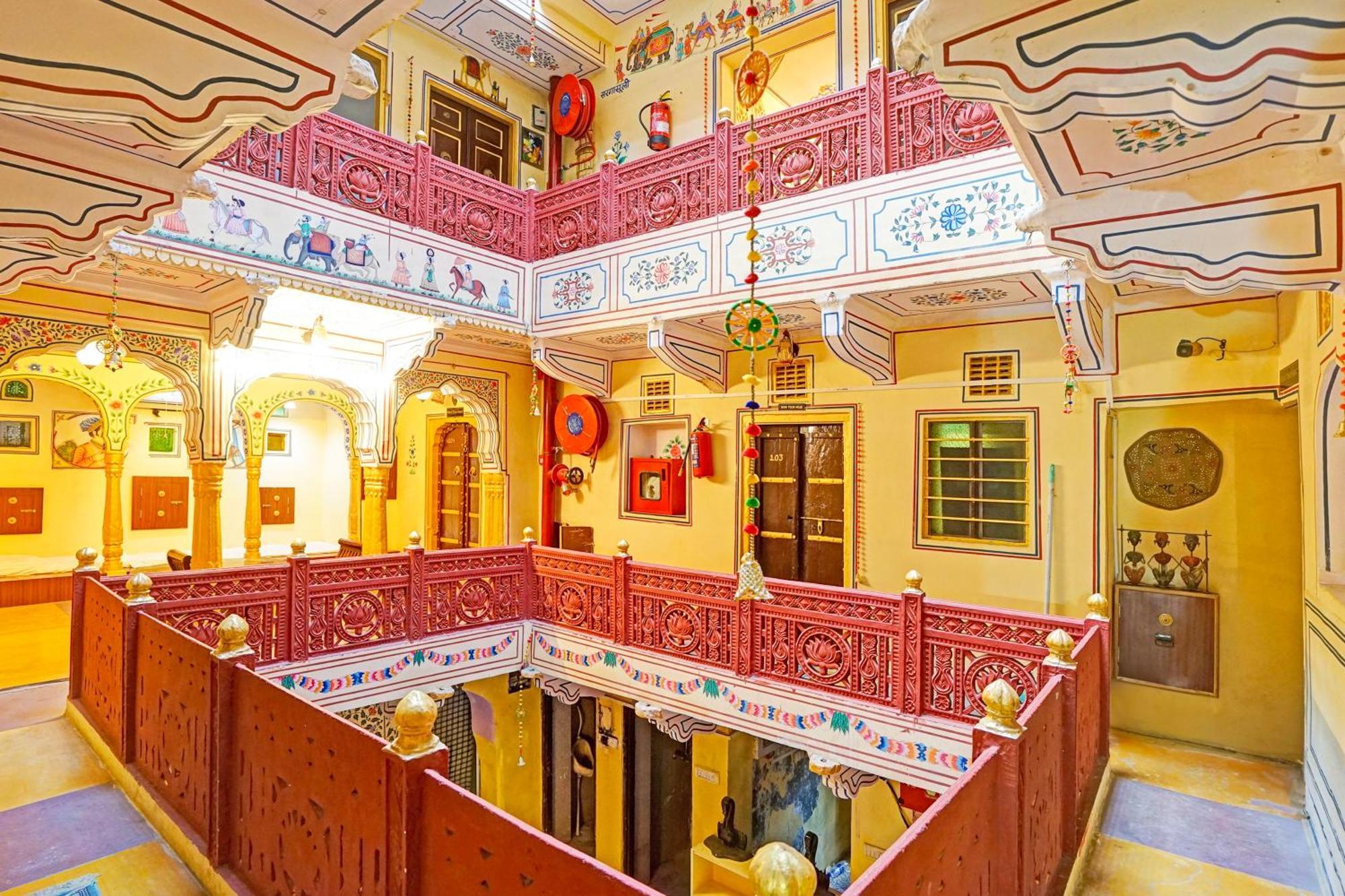 Hotel Super Collection O Ramganj Near Hawa Mahal à Jaipur Extérieur photo