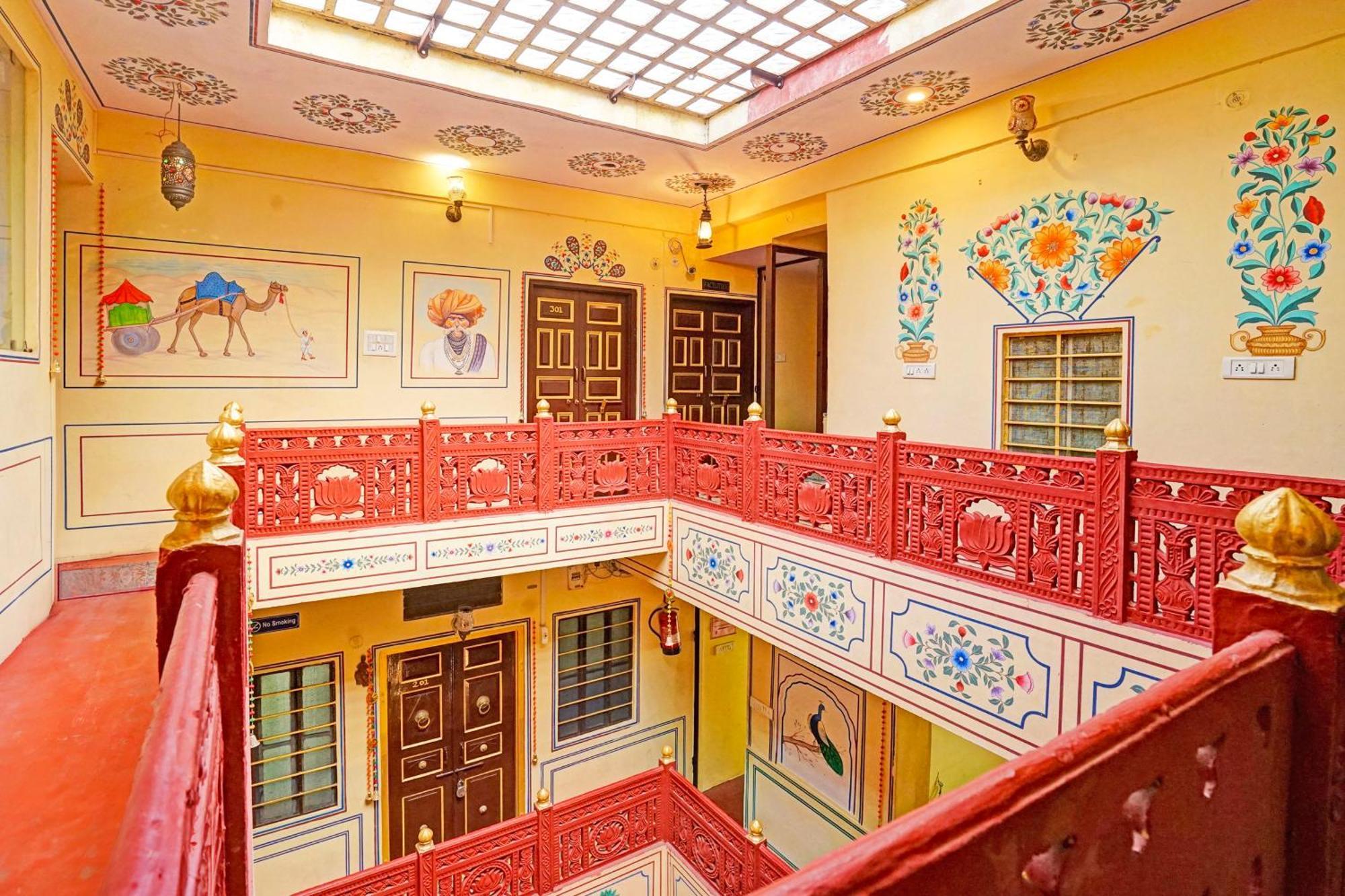 Hotel Super Collection O Ramganj Near Hawa Mahal à Jaipur Extérieur photo
