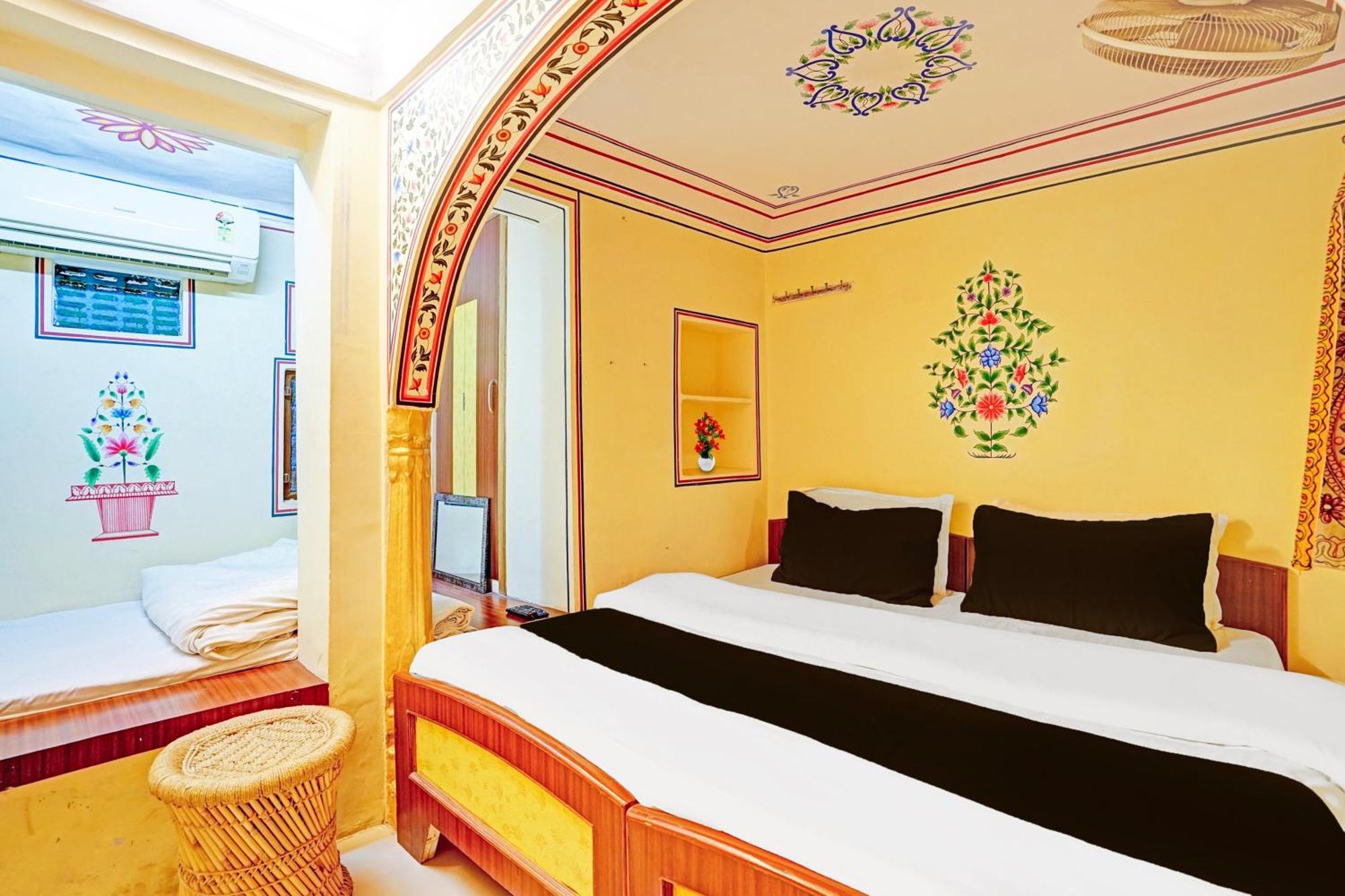 Hotel Super Collection O Ramganj Near Hawa Mahal à Jaipur Extérieur photo