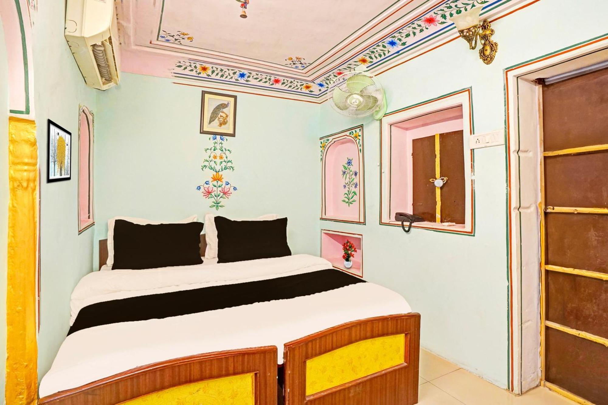 Hotel Super Collection O Ramganj Near Hawa Mahal à Jaipur Extérieur photo