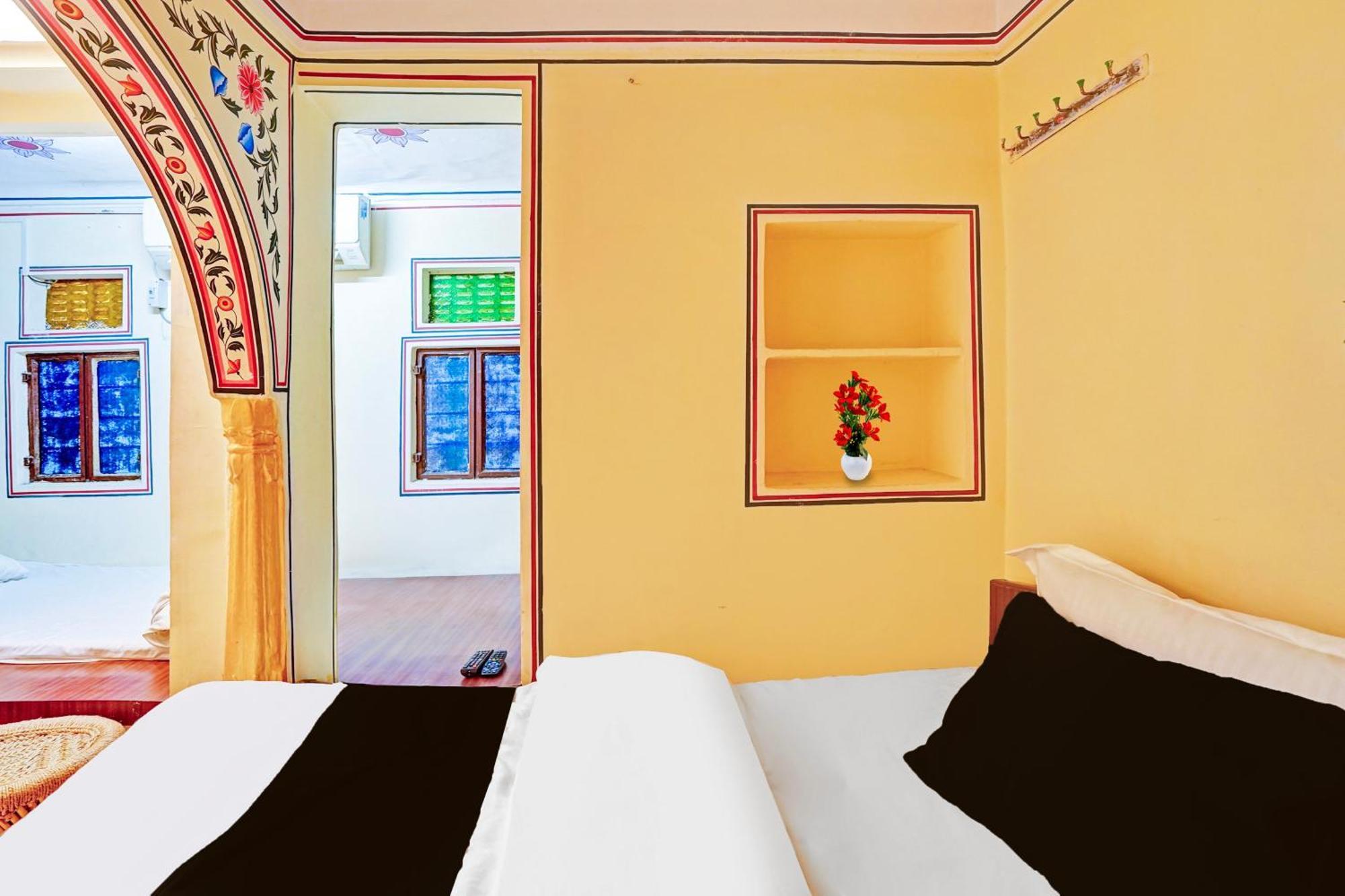 Hotel Super Collection O Ramganj Near Hawa Mahal à Jaipur Extérieur photo