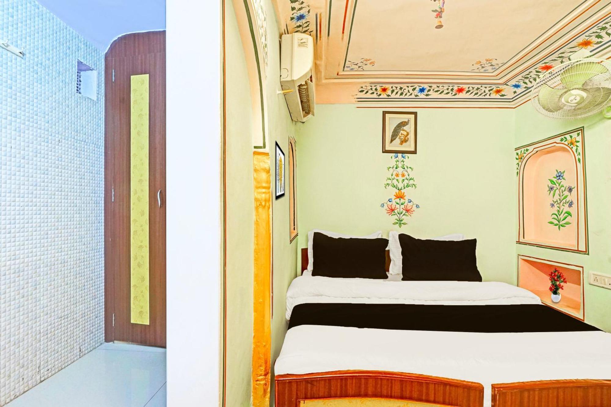 Hotel Super Collection O Ramganj Near Hawa Mahal à Jaipur Extérieur photo