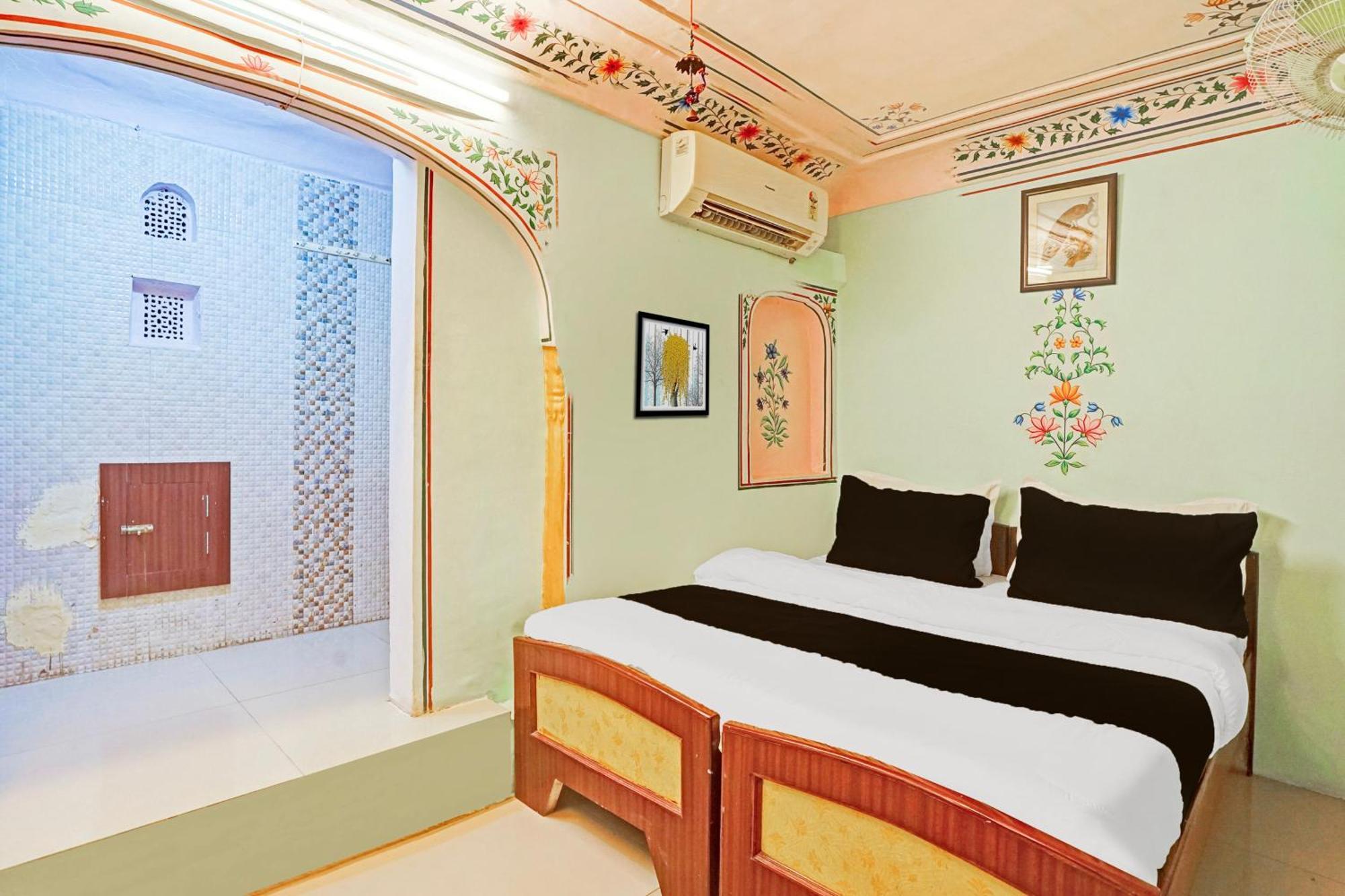 Hotel Super Collection O Ramganj Near Hawa Mahal à Jaipur Extérieur photo